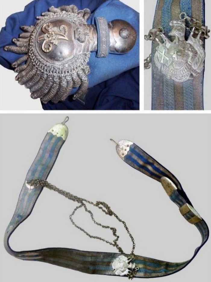 Кавалерийский эполет лейб-гвардии Атаманского полка с генеральской бахромой и знаком Свиты Его Величества