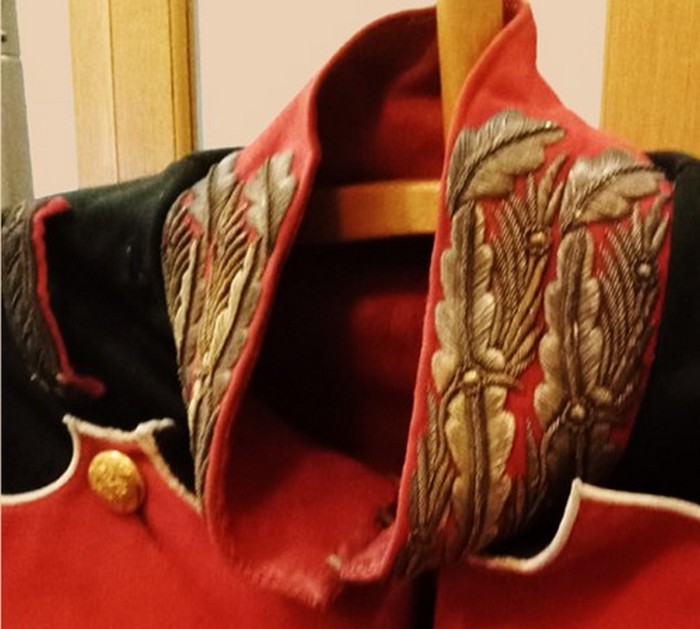 Воротник офицерского мундира с золотым Преображенским шитьем